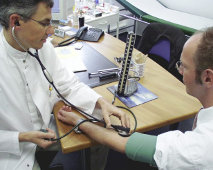 La sita con un
                        m�dico / doctor convencional en ingl�s:
                        "Are you ill?"