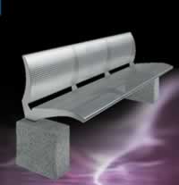 Sitzbank aus Chromstahl, kühl, und
man friert sich den Arsch ab Sitzbank aus Chromstahl,
kühl, und man friert sich den Arsch ab