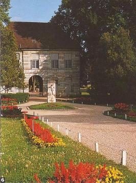 6. Dole, Pavillon der
                          Arquebusiers, Waffenschmiede