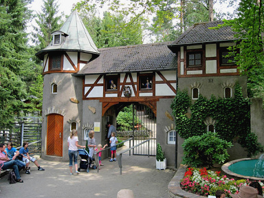 Bosque de cuentos en
Ibbenbueren 01, la entrada Bosque de cuentos en Ibbenbueren 01, la
entrada