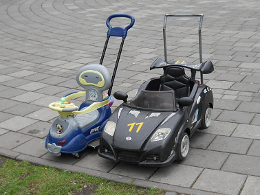 Coche para alquilar
                                            para ni�os de 2-5 a�os 02,
                                            parque Ejido en Quito,
                                            Ecuador