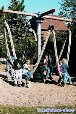 Carrusel de liana
                                                  con ni�os, empresa
                                                  Hally Gally Spogg
                                                  GmbH, Alemania