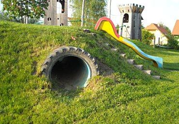 T�nel en un
                                                  parque infantil 02,
                                                  Peyarten,
                                                  Ottenstein-Lichtenfels,
                                                  Austria
