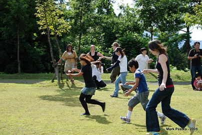 Fiesta en el parque
                              infantil 25, carrera del huevo y la
                              cuchara, AJET Community