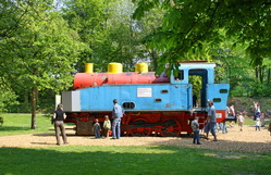 Echte Lokomotive auf dem
                                        Spielplatz Alsdorf, Deutschland