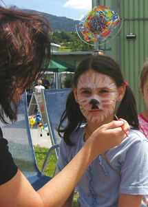 Spielplatzfest 20,
                          Kinderschminken, Kinderlandtag in Bodenmais,
                          Bayerischer Wald, Deutschland